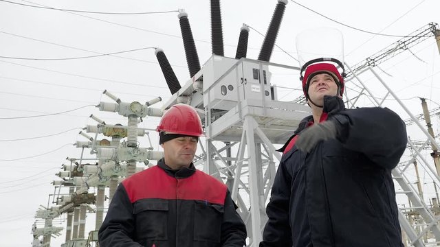 Powering Through the Chill: Unveiling the Apex of Protection with the Best Cold Weather Work Gloves for Electricians