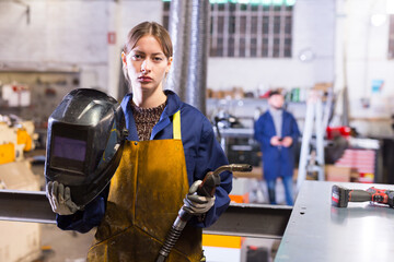 The Pinnacle of Safety: Choosing the Best Work Gloves for Women