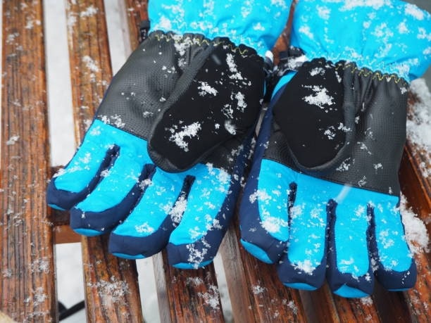 Defying the Chill: The Ultimate Guide to Heated Winter Work Gloves in Canada