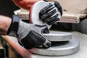 Exploring the Best Work Gloves According to Reddit