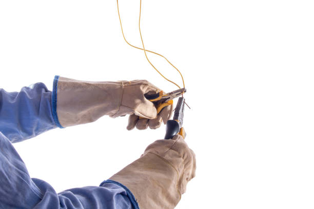 Mastering Cold Challenges: The Unrivaled Performance of Men's Insulated Work Gloves