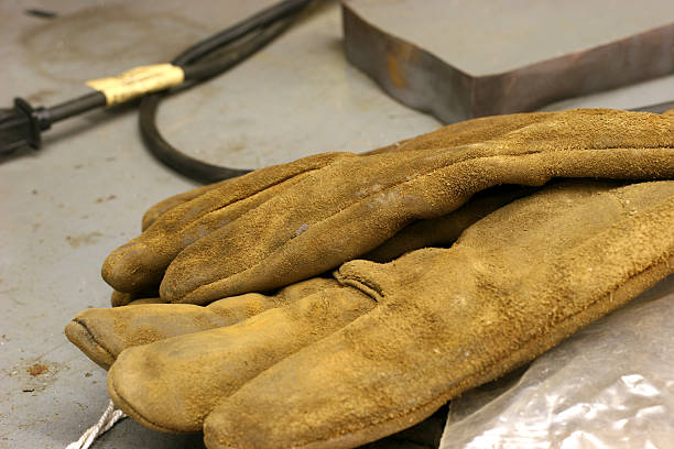 Mastering the Chill: The Unrivaled Warmth of Cowhide Insulated Work Gloves