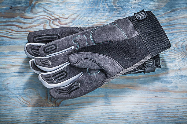 Mastering the Chill: Work Gloves for Extreme Cold Temperatures