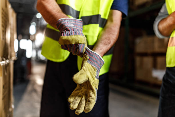 Maximizing Efficiency: Choosing the Right Warehouse Work Gloves for Optimal Hand Protection