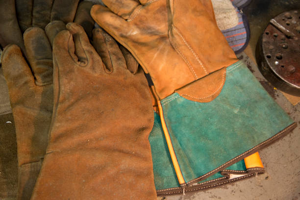 The Benefits of Wearing Lined Leather Work Gloves for Men