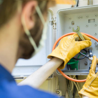 The Best Hot, Insulated and Protective Gloves for Electrical Work