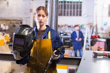 The Pinnacle of Safety: Choosing the Best Work Gloves for Women